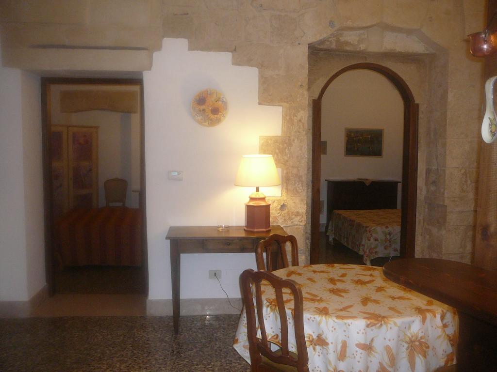 Antica Galateo *